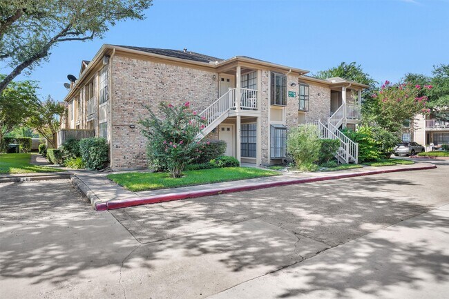 Building Photo - 1311 Antoine Dr Unit 227 Rental