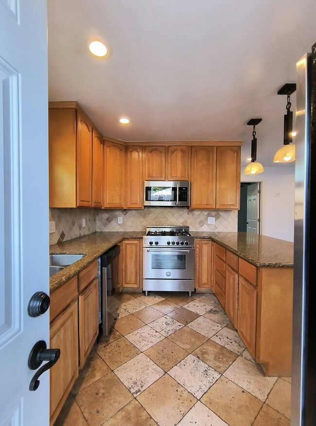 Photo - 1615-1617 D St, Unit 1615D