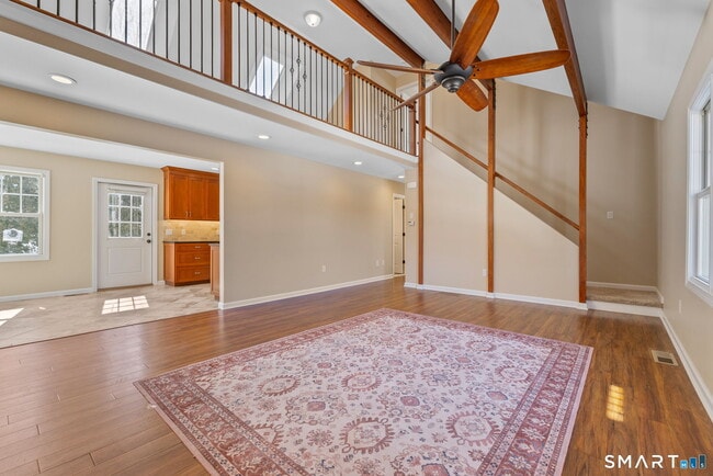 Photo - 5 Sunningdale Ln