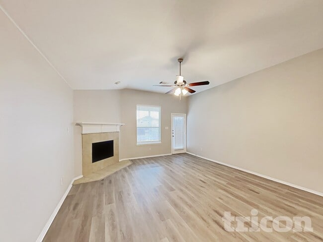 Photo - 8605 Autumn Creek Trail