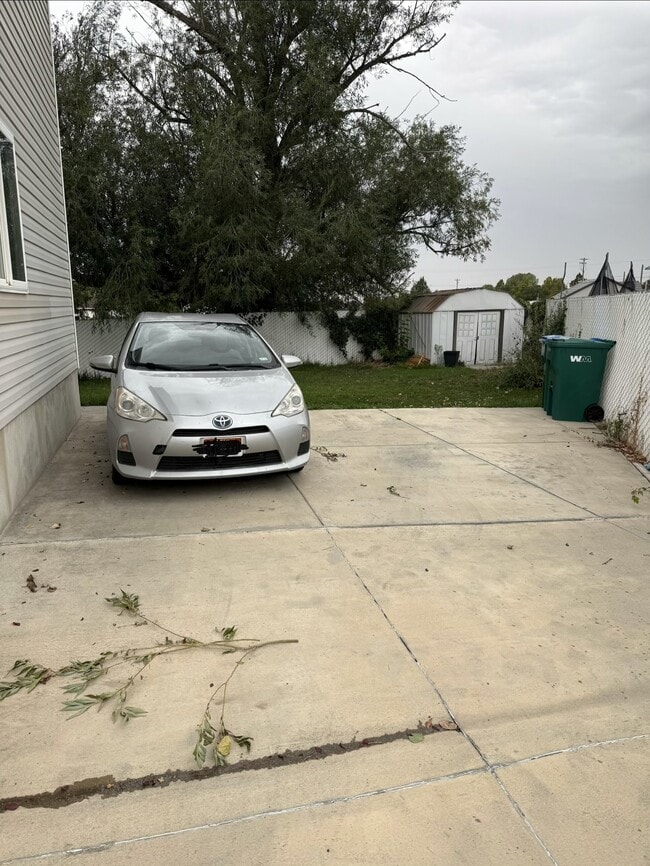 Photo - 649 E Cedar Holw Rd