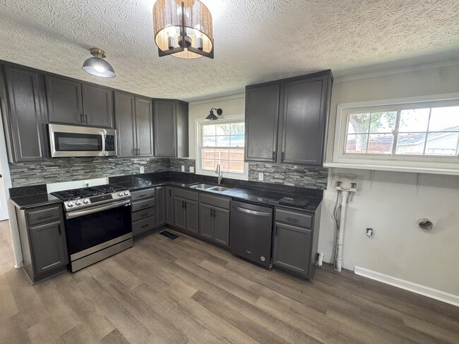 Photo - 1708 Syracuse Dr