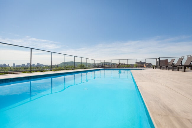 Photo - Central Rosemont