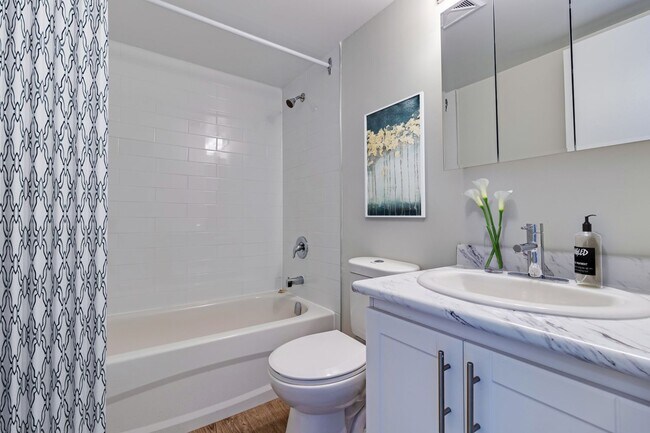 Photo - 100 Sprucewood Ct