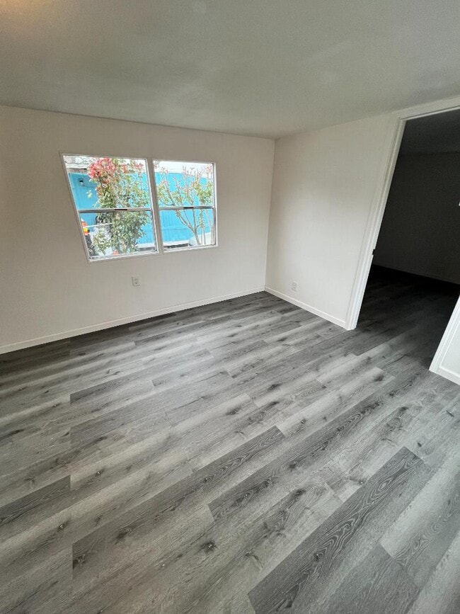 Photo - 619 N Trinity St