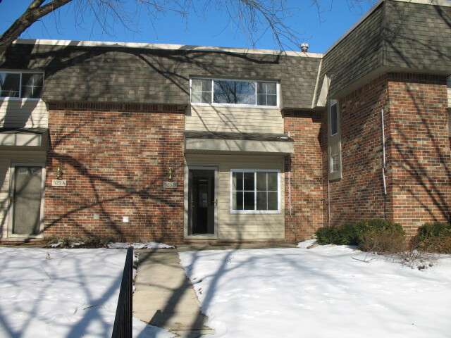 Photo - 525 Long Shore Dr Unidad 525B Longshore Dr