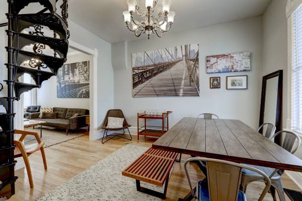 Building Photo - 1024 Kalamath St.