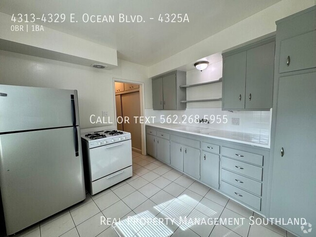 Building Photo - Beautifully Renovated Studio Apartment for... Unit 4325A