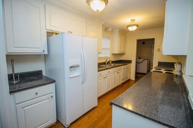 Photo - Charming 3 Bedroom, 2 Bathroom in Rosewood...