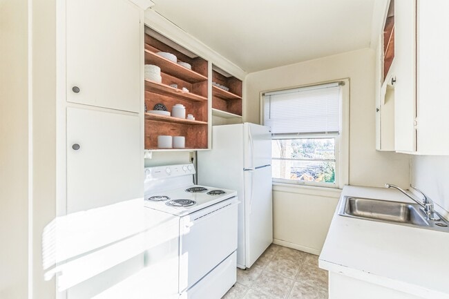 Unit D - Kitchen