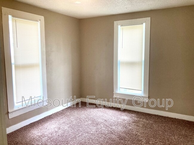 Photo - 214 W South St