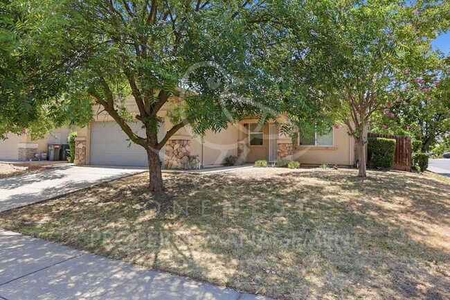 Photo - 3-bedroom, 2-bathroom home in Sacramento's Rosemont area