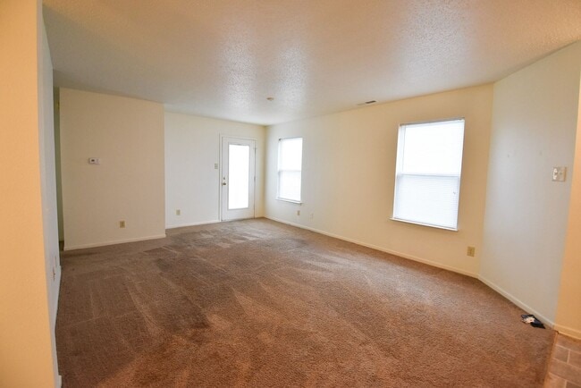 Photo - 3 Bedroom House with Garage in Greenfield