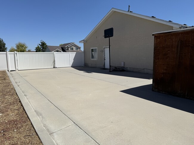 4785 W Dorilee Dr