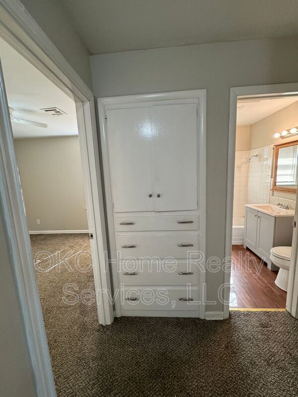 Photo - 9304 NE 11th St