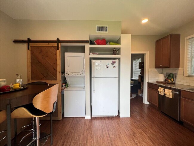 Photo - 1406 Houston St
