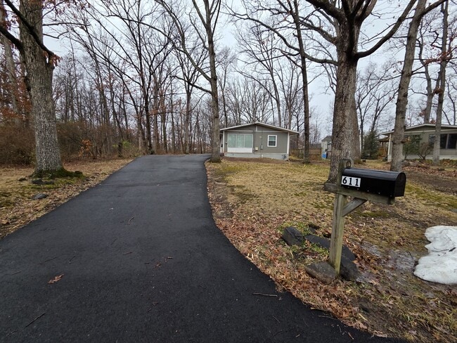 Photo - 611 Austin Ln