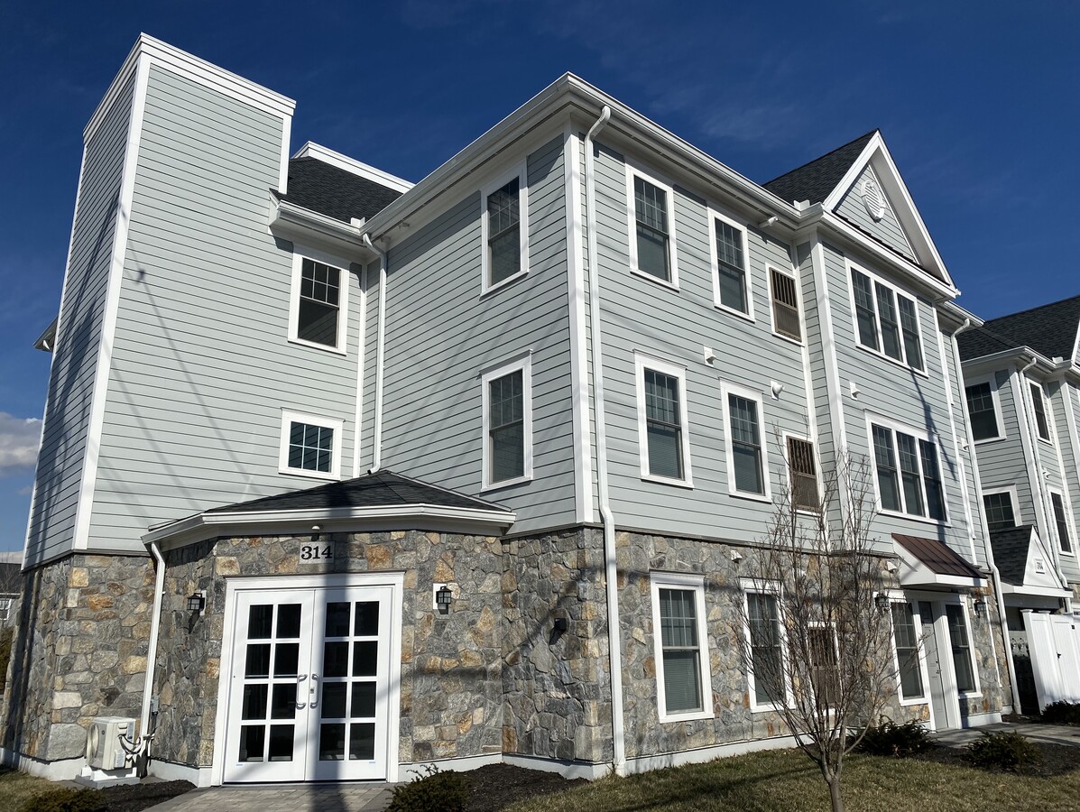 Photo - 314 Bridgeport Ave Unit 101
