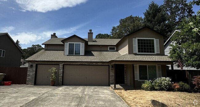 Building Photo - 4 bedroom, 2288sf home. Close to Nike, Int...