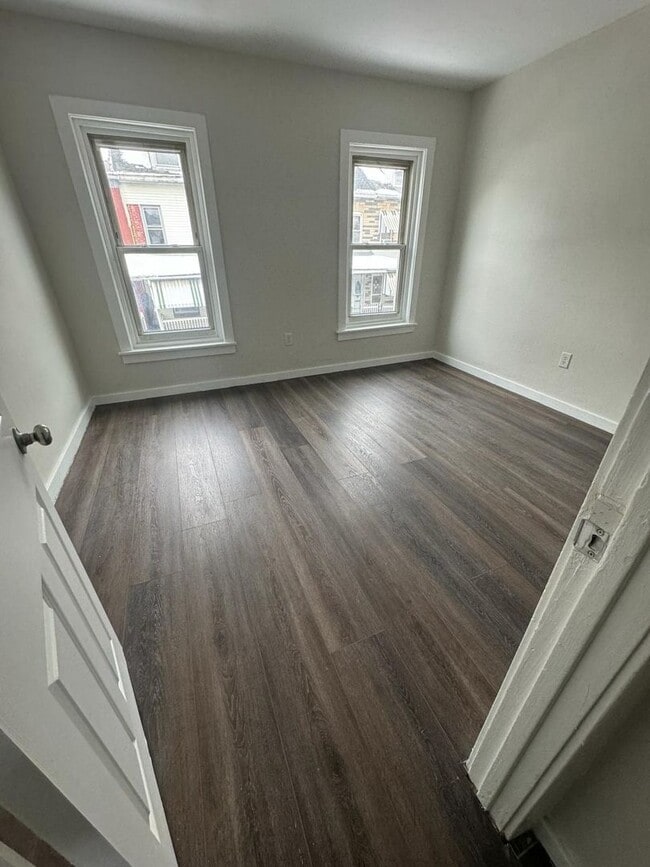 Photo - 4 bedroom 1 bath house with off street parking