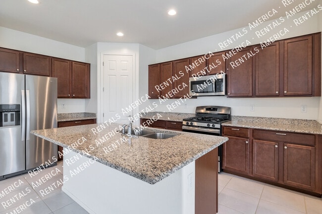 Photo - 16614 W Shangri La Rd