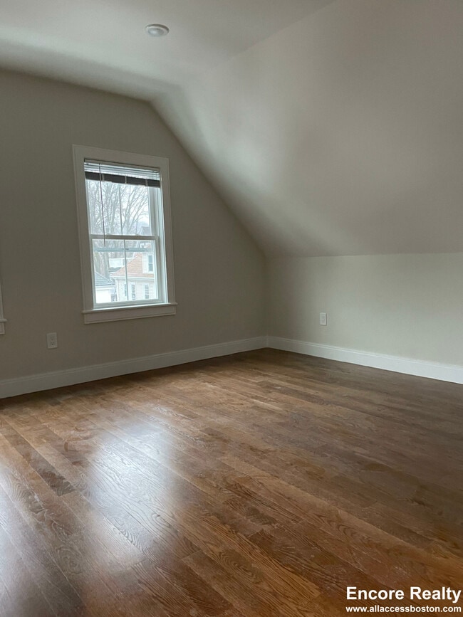 Photo - 11 Falkland St