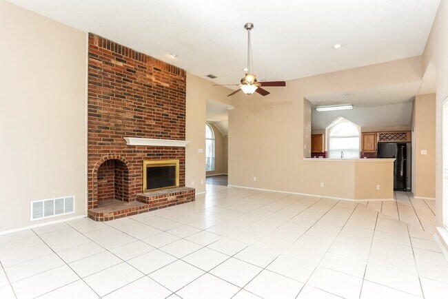 Photo - 7401 Glenstone St