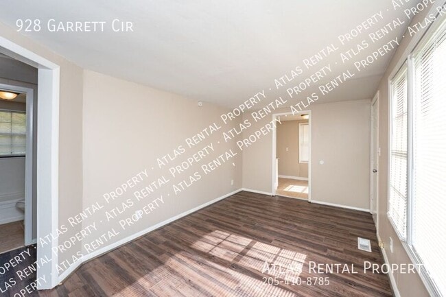 928 Garrett Cir