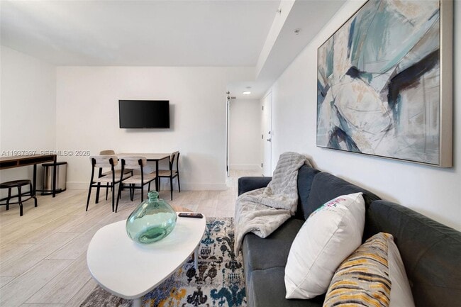 Photo - 2162 SW 14th Terrace Unidad 104