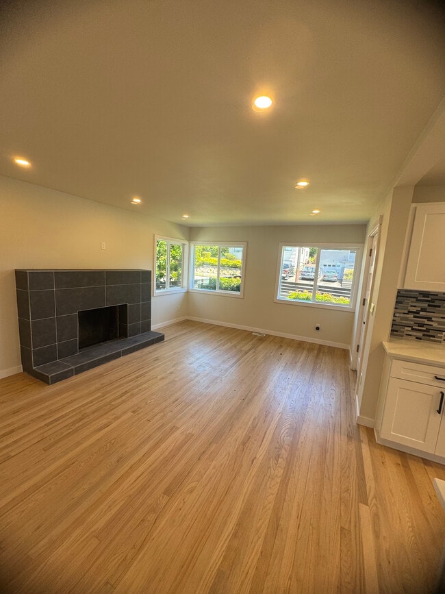 Photo - 4815 15th Ave S