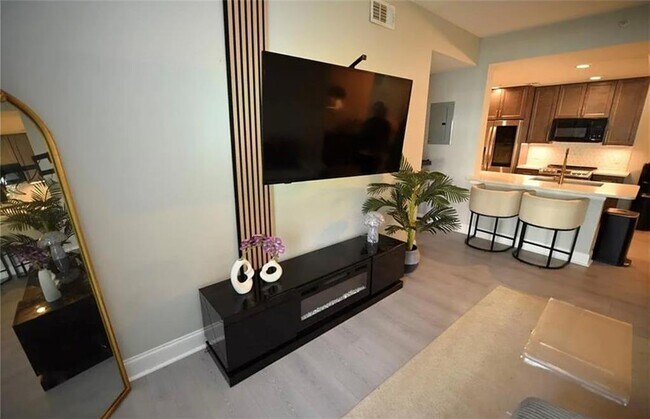 Photo - 1074 Peachtree Walk NE