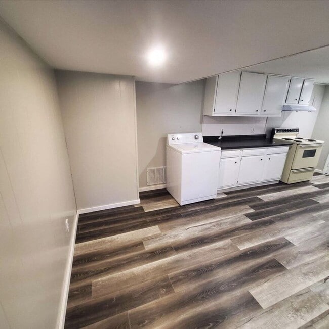 Photo - 300 W Neosho St Unit 1