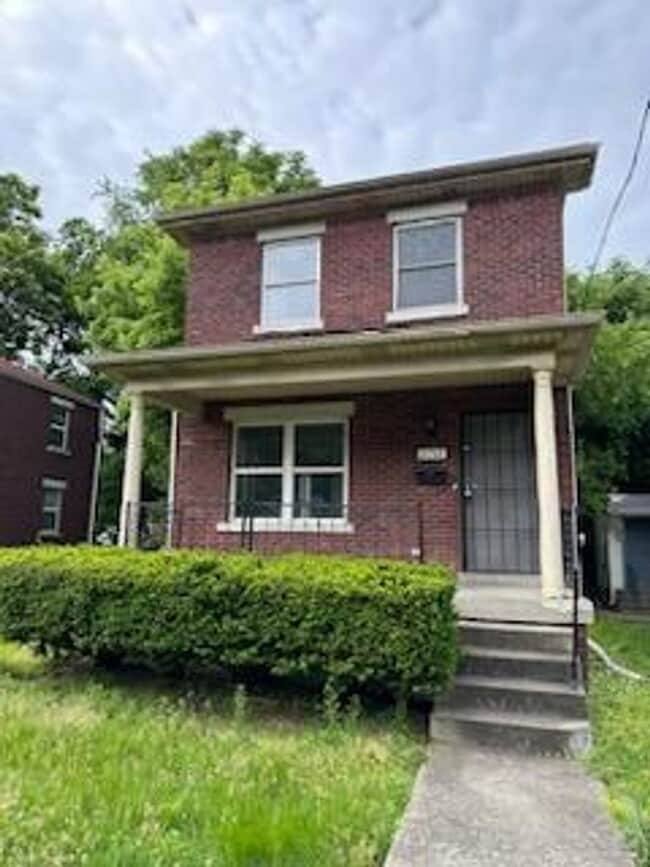 Building Photo - Newly Renovated 2 BR/1BA Rental