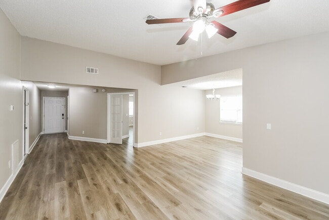 Photo - 8070 Marseilles Dr