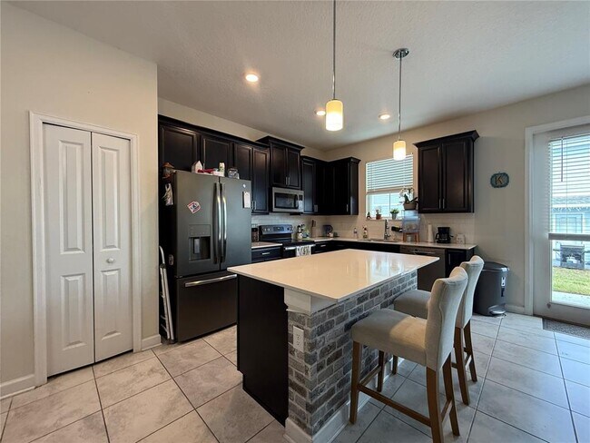 Photo - 2905 Title St