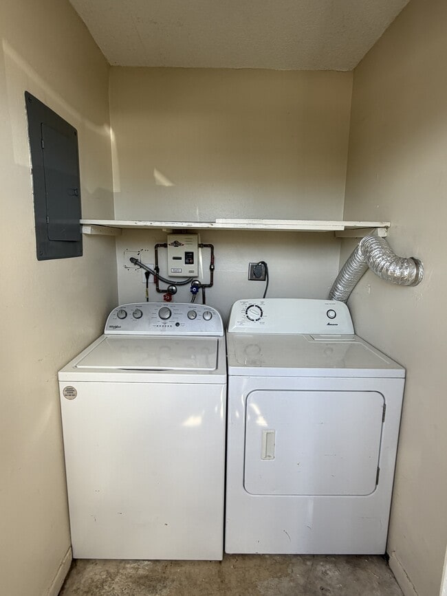 Photo - 8739 NE 4th Avenue Rd