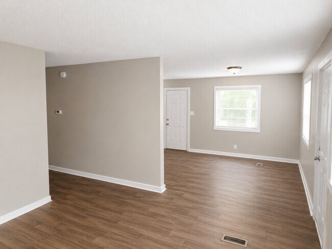Photo - 3483 Lawton Rd