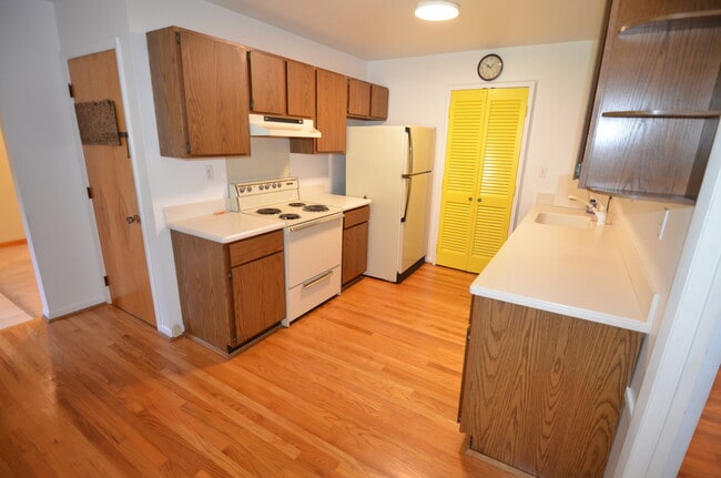 Photo - 836 Waycross Rd