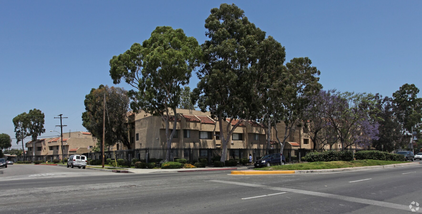 Douglas Park Apartments - Douglas Park Apartments
