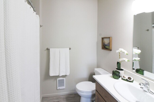 Photo - 2 bedroom, 2 bath apartment home in Othello Unit A102