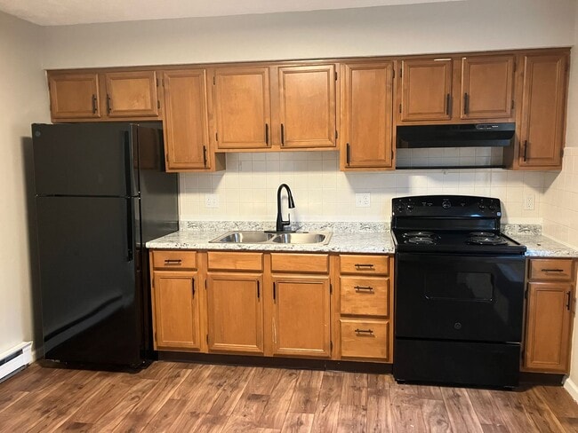 Building Photo - 2 Bedroom and 1.5 Bath Townhome - Troy, Ohio! Unit 1200-D Bunker Hill