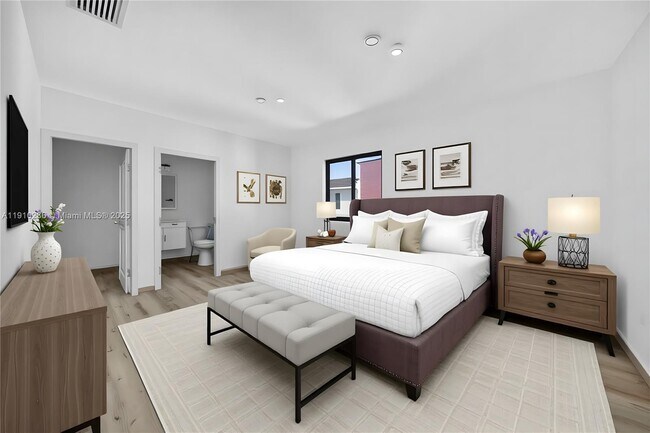 Photo - 936 NW 10th St