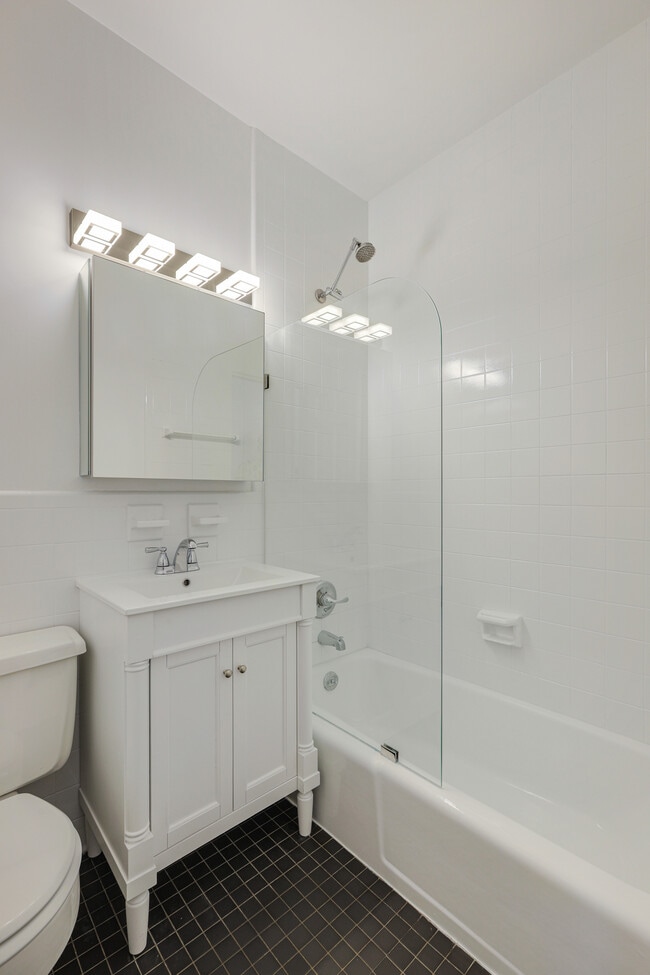 Photo - 157 W 93rd St