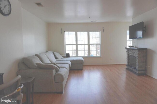 Photo - 2034 Capstone Cir Townhome