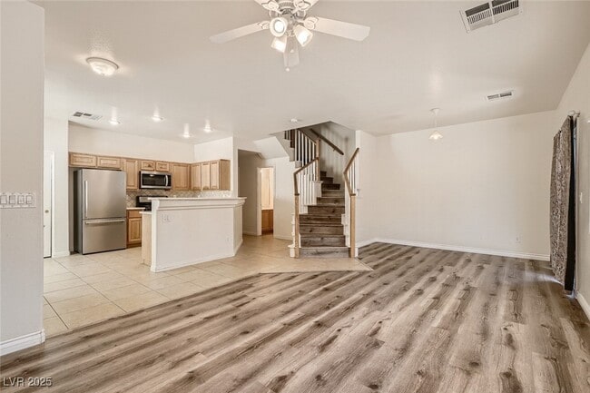 Photo - 8729 Horizon Wind Ave Unidad 102 Rental