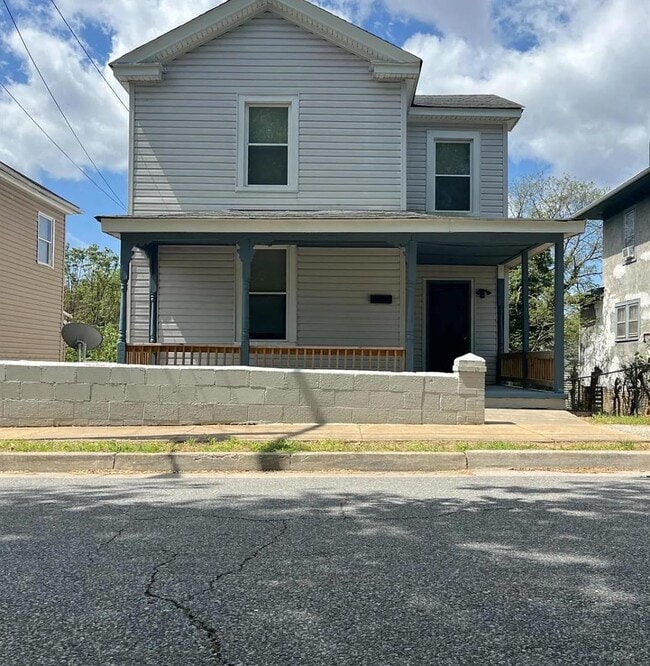 Photo - 1603 Taylor St