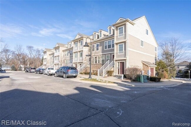 Photo - 3072 Schoolhouse