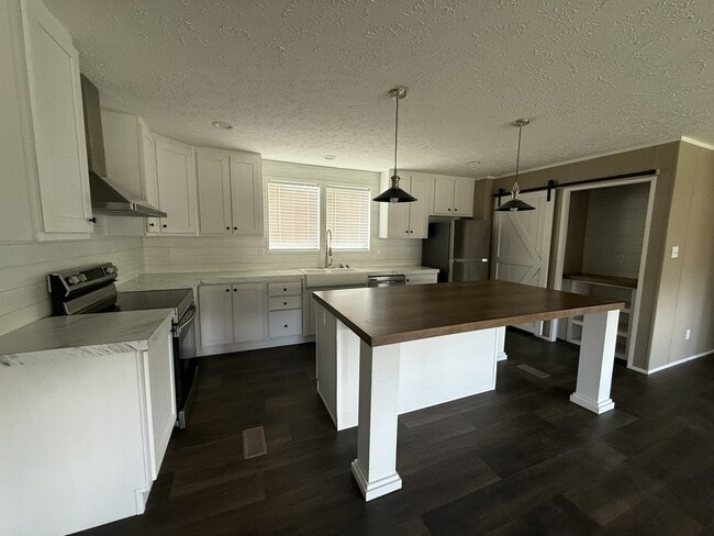 Photo - 150 Wen-Dell Ln