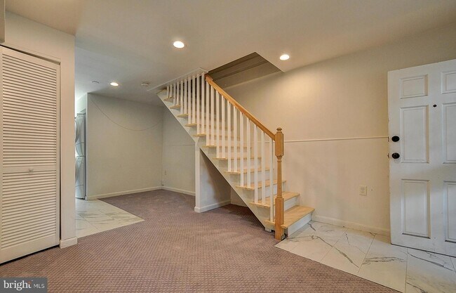 1209 I St SE