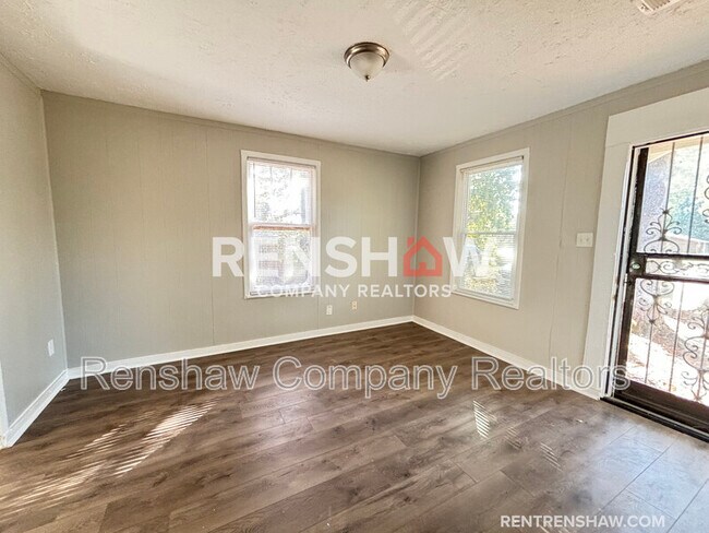 Photo - 3438 Ardmore St